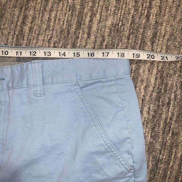 Charles and a Half Men's Size 36 Light Blue Bermuda Style Flat Front Shorts - Picture 4 of 6